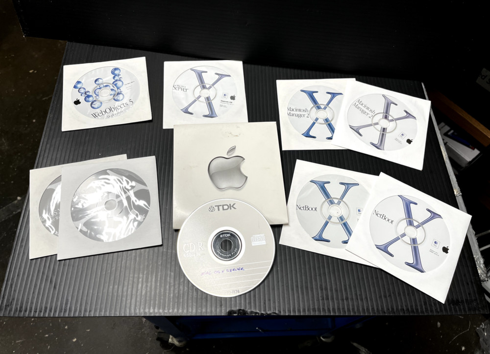 Mac OS X 10.1 Upgrade (2Z691-3258-A), Mac Manager, NetBoot, Developer Tools 8CDs