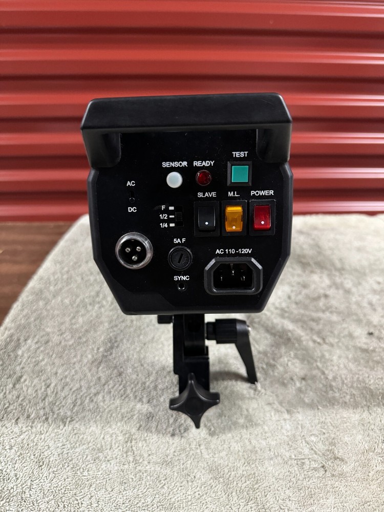 Denny Safari Illuminations Zebra-320 Monolight