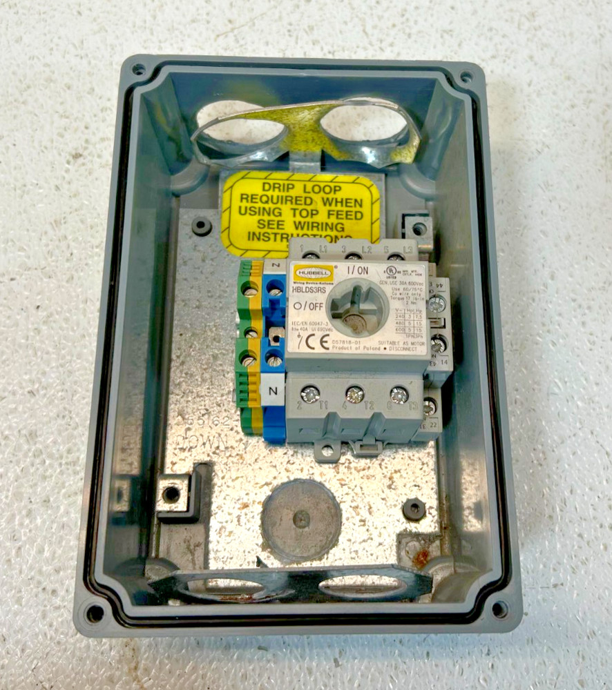 Hubbell HBLDS3AC Circuit-Lock Disconnect Switch Type 4X, 12K 30A