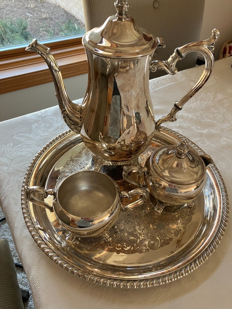 Vintage Wm. Rogers 871  Tea/Coffee Pot Set,  Plate-, Cream & Sugar & lid