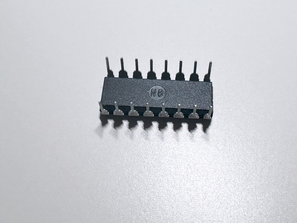 MB7114H Fujitsu PROM 1K 256x4 Programmable Read Only Memory IC DIP-16