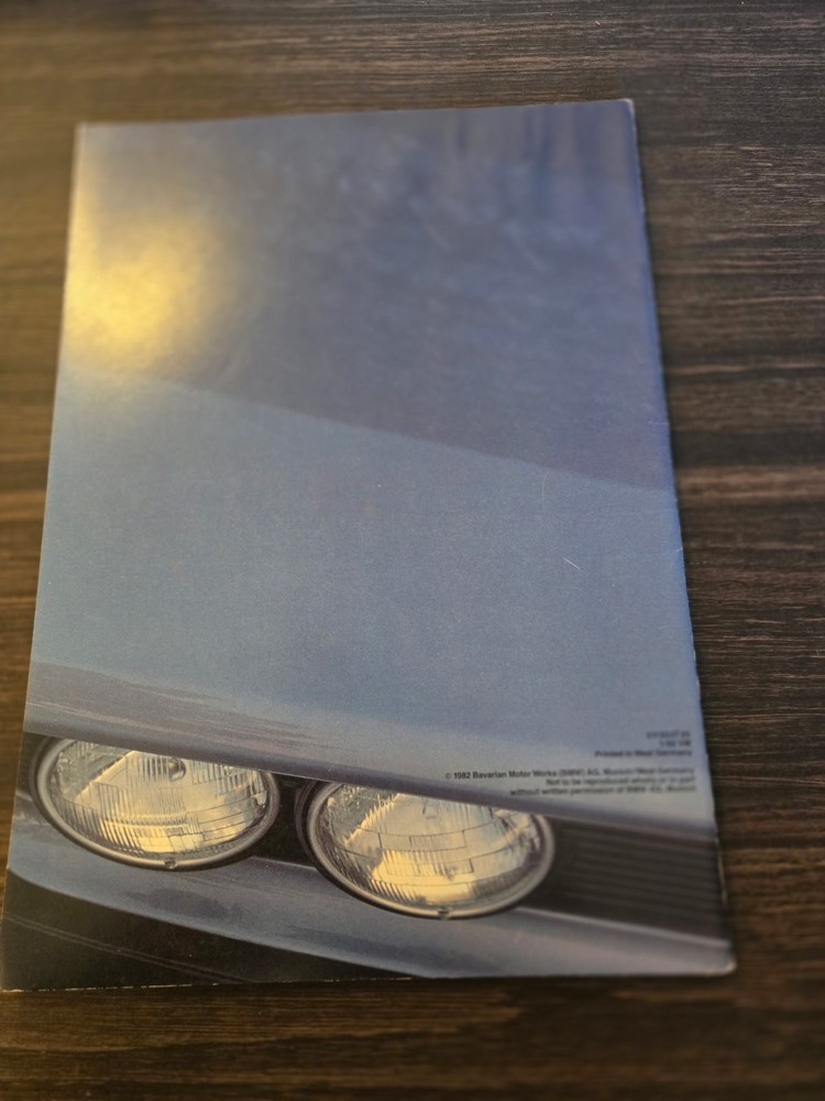 1982 BMW 320i 46pg Catalog Sales Brochure Original E1