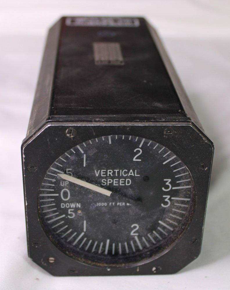 Intercontinental Dynamics VSI Vertical Speed Indicator A2 P/N 550-34670-324