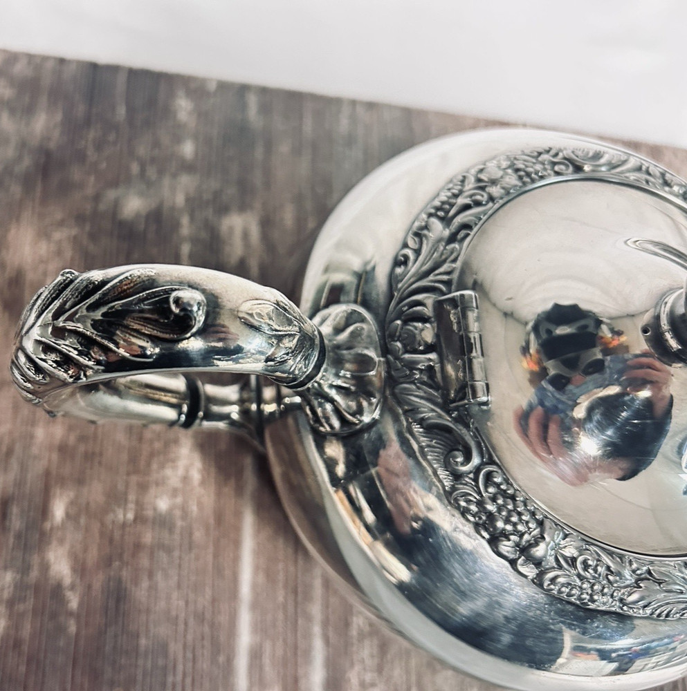 VTG Wilcox New Beverly Manor Silver Plate Teapot #1302 Polished Hinged Lid Fancy