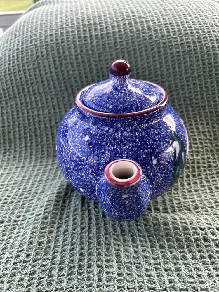 Cook's Bazaar snowy mountain Lodge teapot