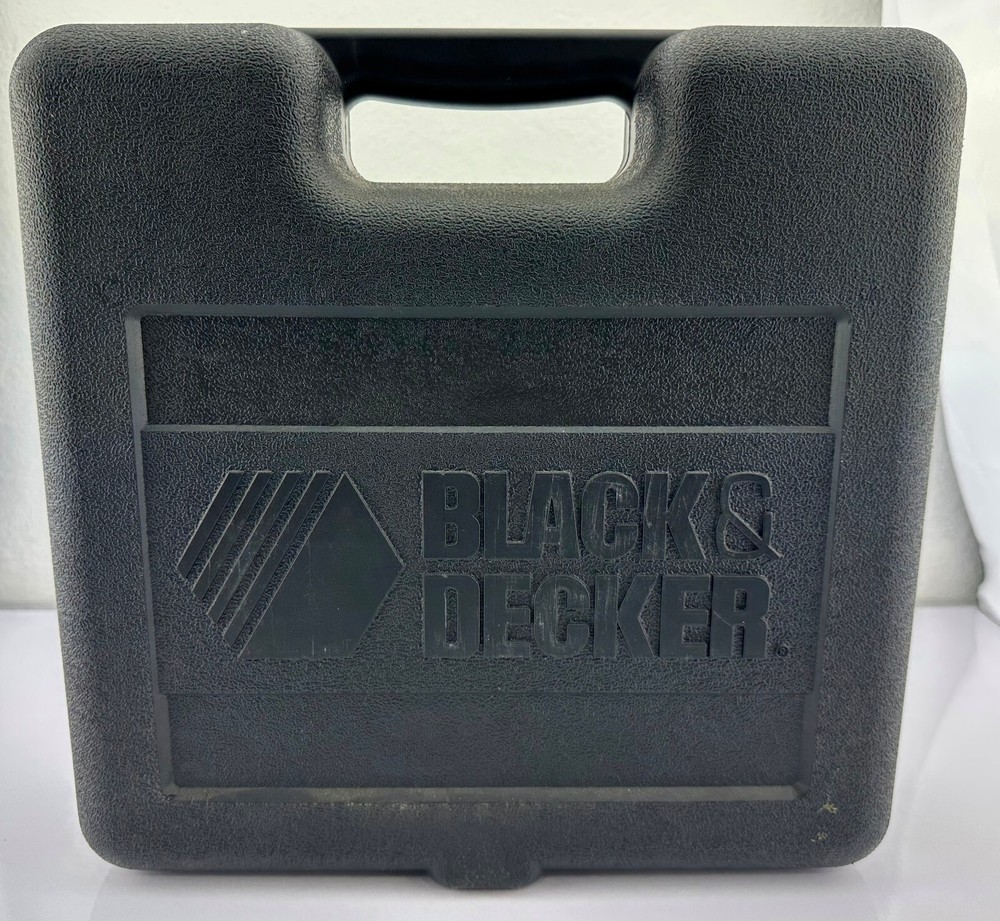 Black and Decker DR220 Corded 3/8" Variable Speed Drill with Case. Tested