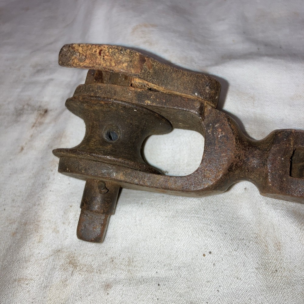 Vintage Wire Stretcher