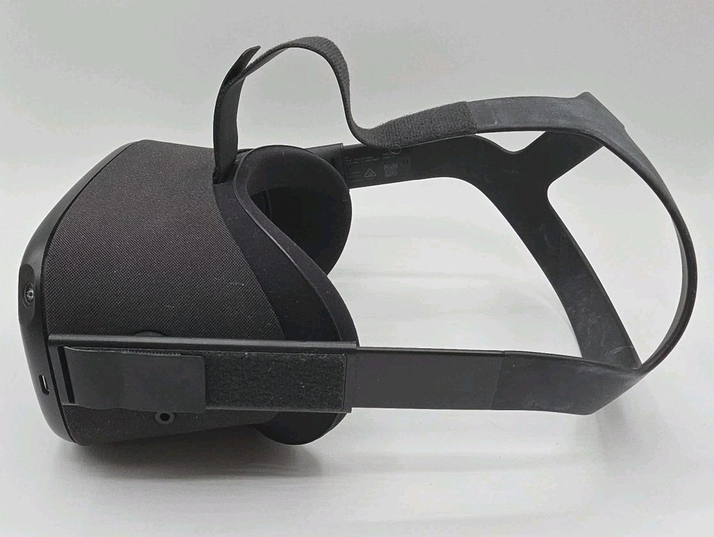 Bundle - Meta Oculus Quest 1 VR Headset + Lenovo Oculus Rift S w/ Controllers