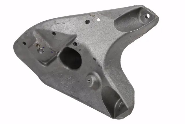 Genuine GM Passenger Side Engine Mount Bracket 84046829