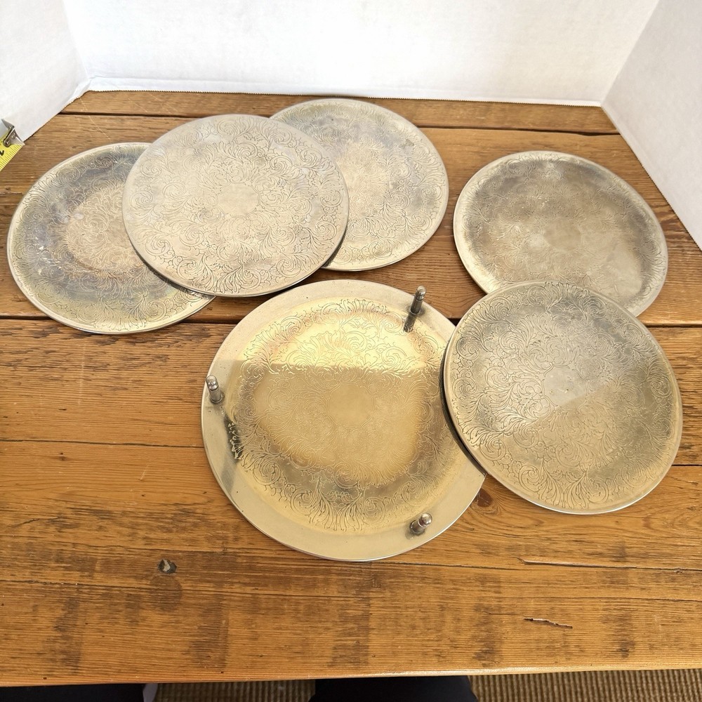 Vtg 70’s Silver Plate Scroll Design Engraved Round 5 Pc Trivet Set W/ Holder 7.5