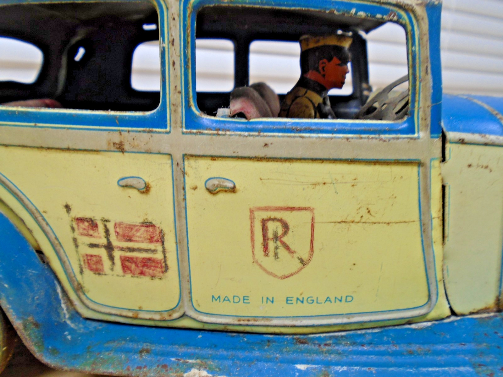 c30s Mettoy England Rolls Royce Metal Sedan Wind-Up Motor Works w/Driver