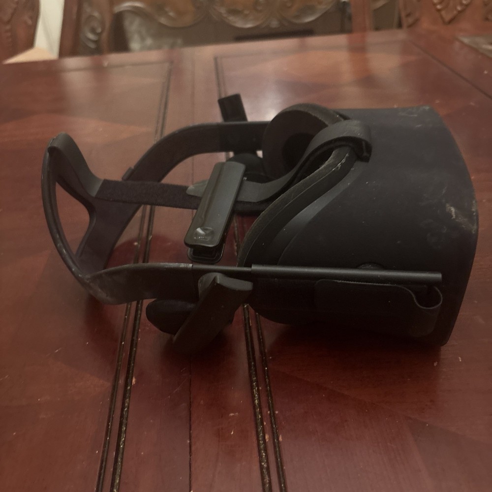 Oculus Rift CV1 VR Headset Only – No Cables – Genuine Meta – Untested