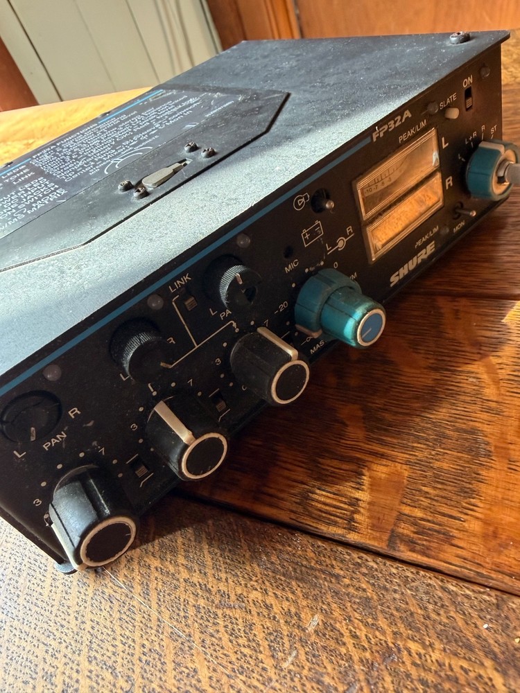 Shure FP32a audio field mixer