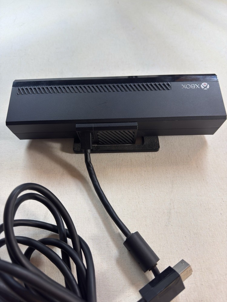 Microsoft Xbox One Kinect Sensor Wired Black for Xbox One Console Used