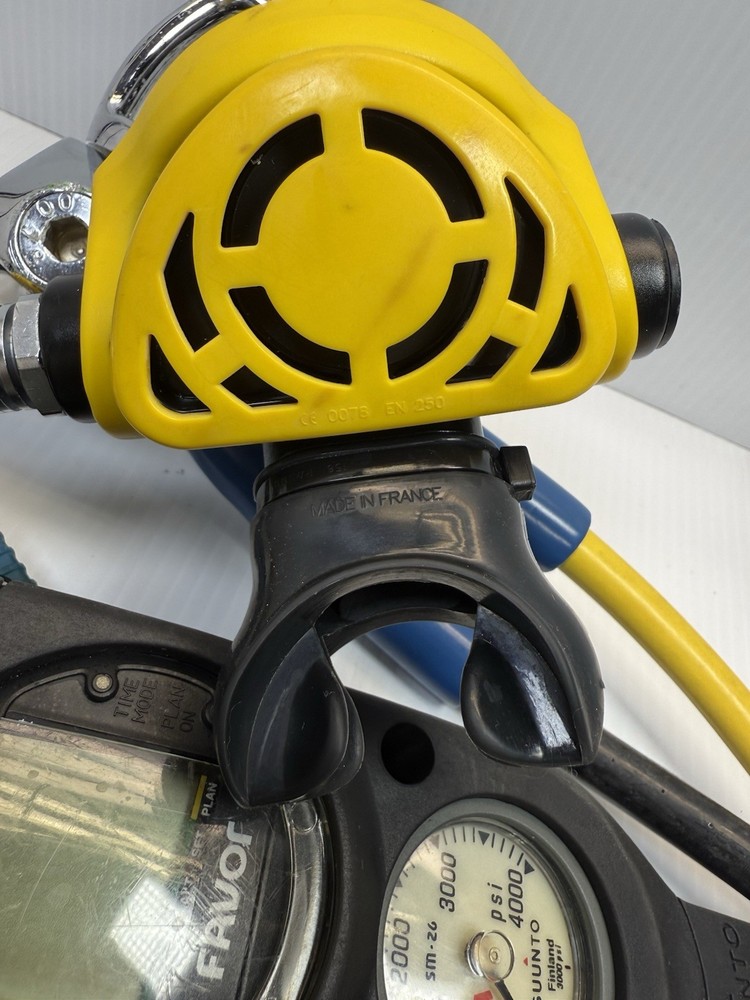 Aqua Lung Scuba Diving Set