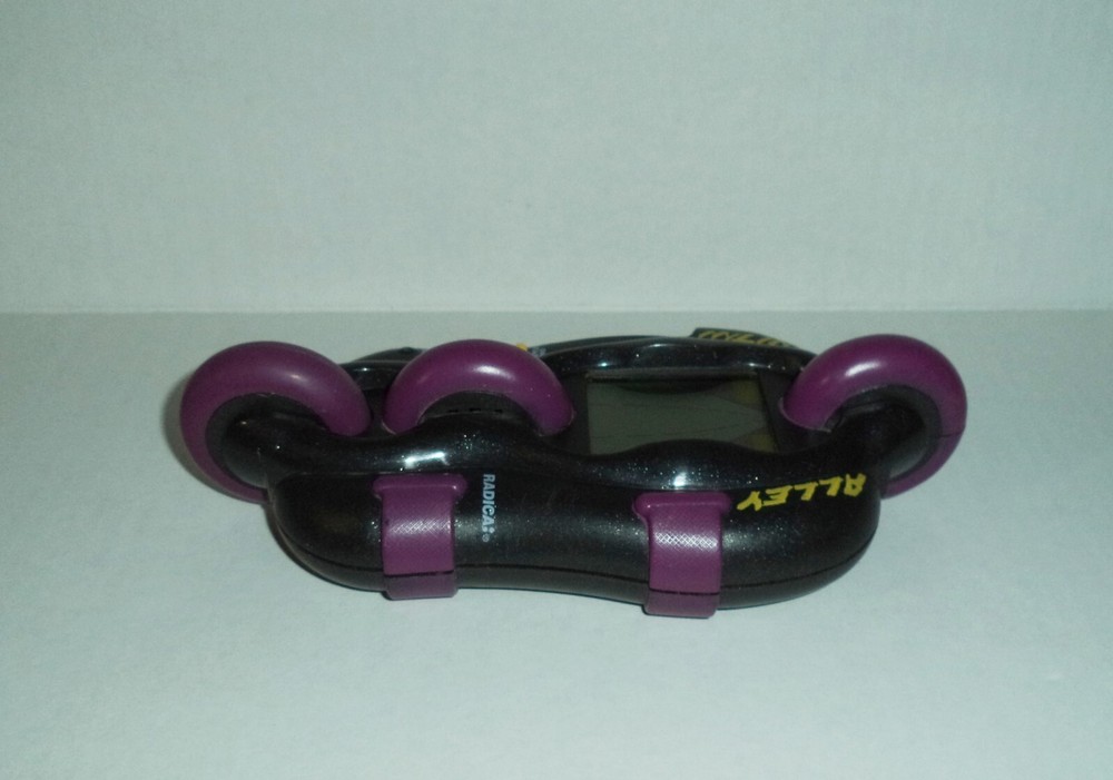 1995 Radica Inline Alley Rollerblading Rollerblade Handheld Electronic Game