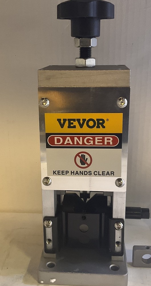 VEVOR Manual Wire Stripping Machine Portable Cable Stripper for Copper Recycling