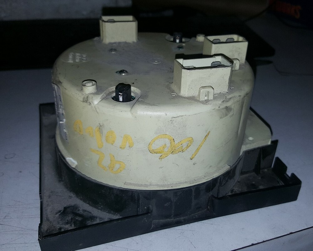 VOLVO INSTRUMENT SPEEDING CLUSTER