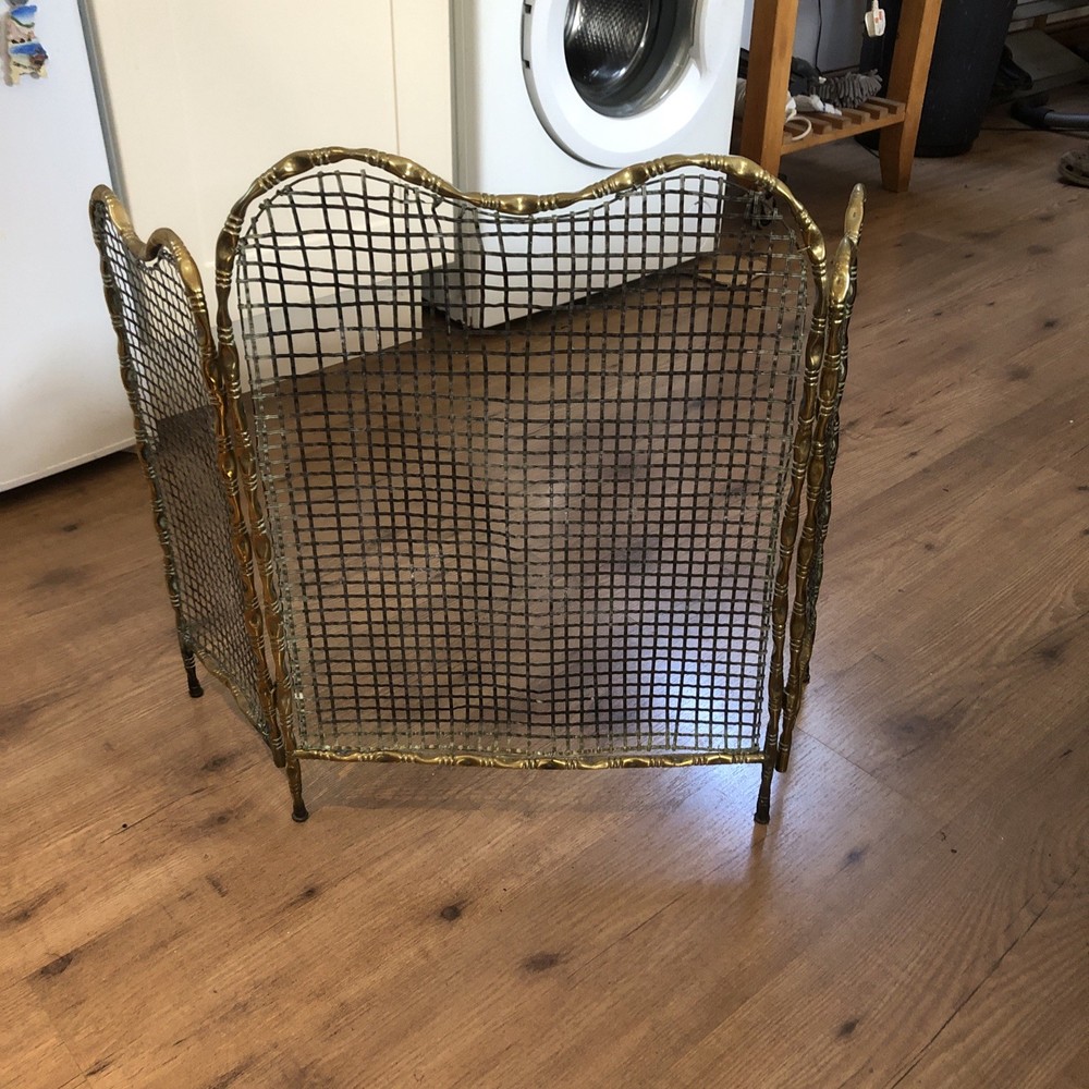 Fireguard - Vintage Brass 3-Panel Folding Wire Mesh – Collectible