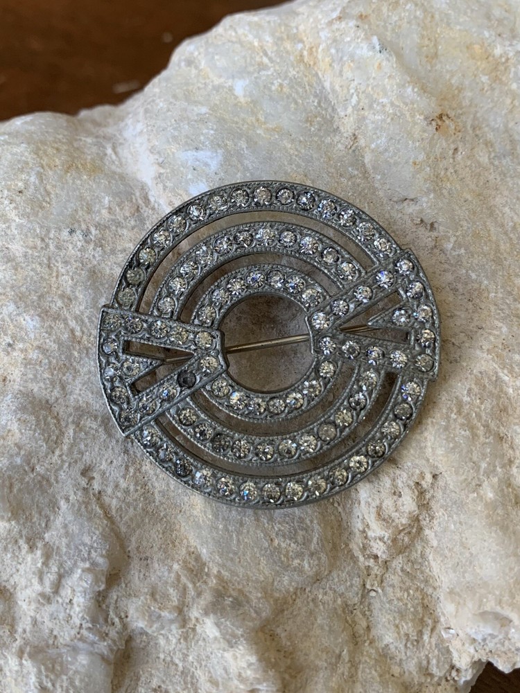 Art Deco: Rhinestone Circular Pin