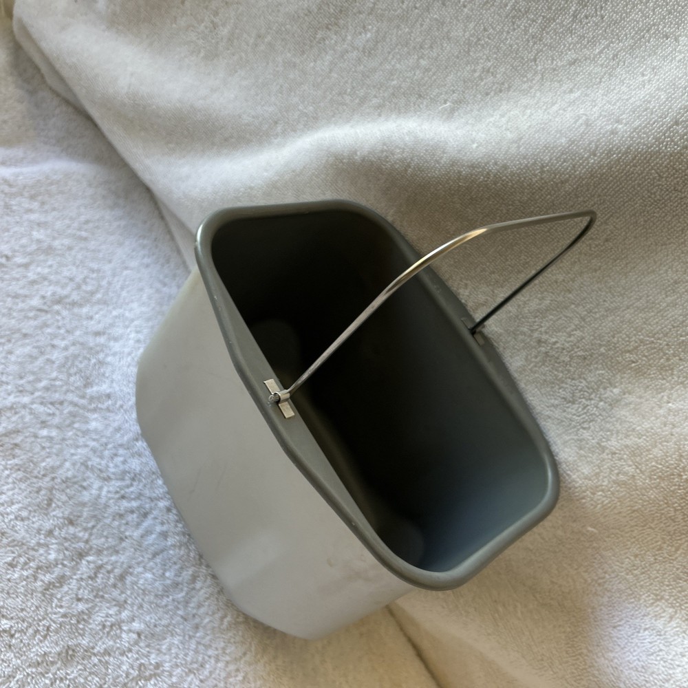 Williams Sonoma Bread Maker - WS0797 - Pan And Paddle