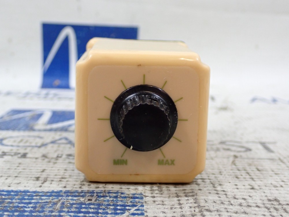 NEW Agastat SSC12OIA Solid State Timing Relay 24DC 2-60m
