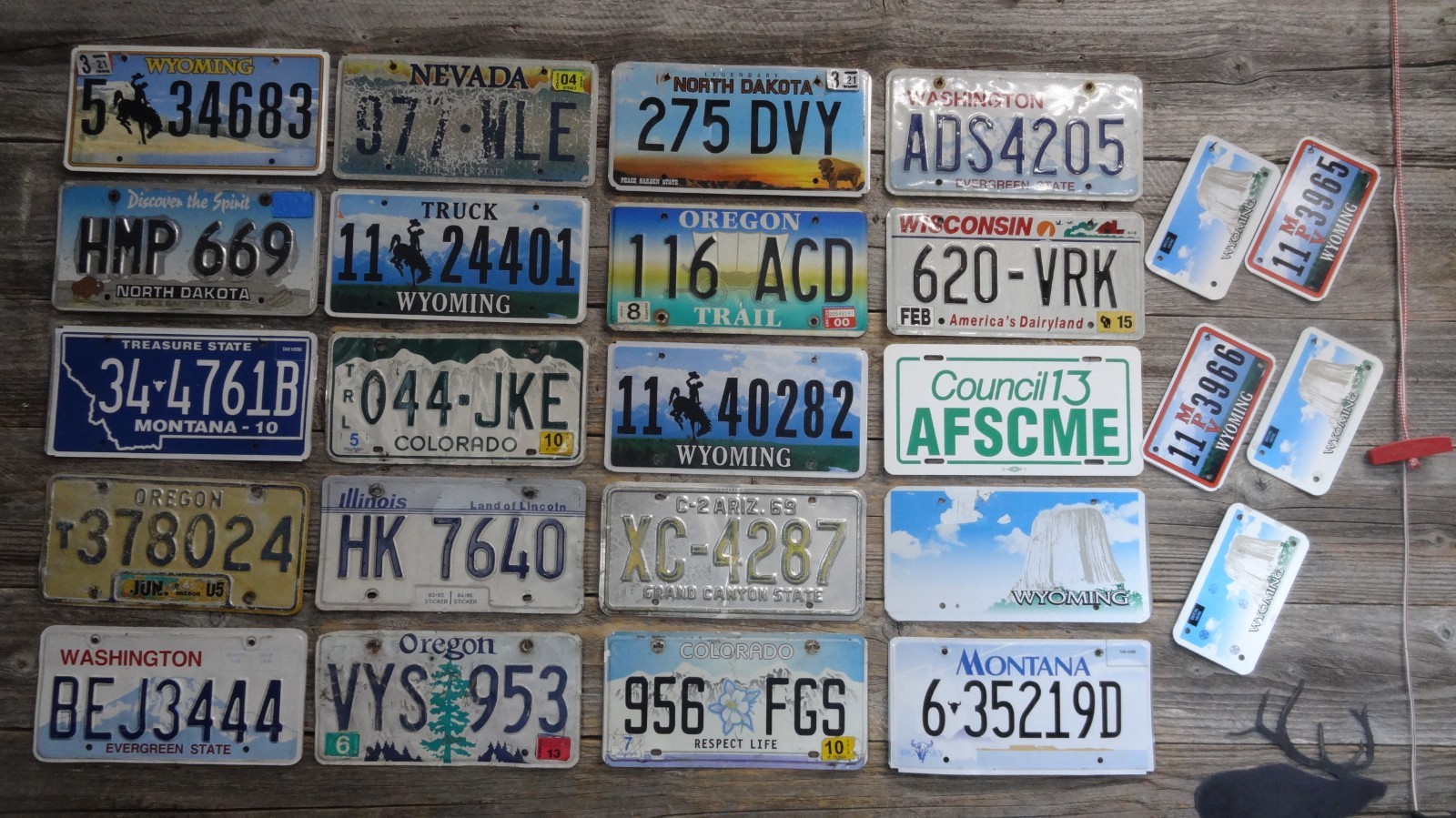 25 Craft License Plates Road Kill License Plates with damage great for crafts!!!