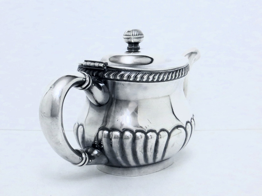 GORHAM SILVER SOLDERED WWI–INTERWAR USN OFFICERS’ TEAPOT HORIZONTAL EAGLE CREST