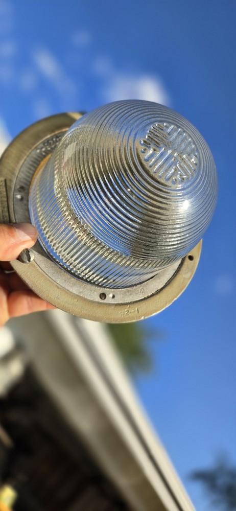CROUSE-HINDS EXPLOSION-PROOF LIGHTING FIXTURE EVCX215 model M6