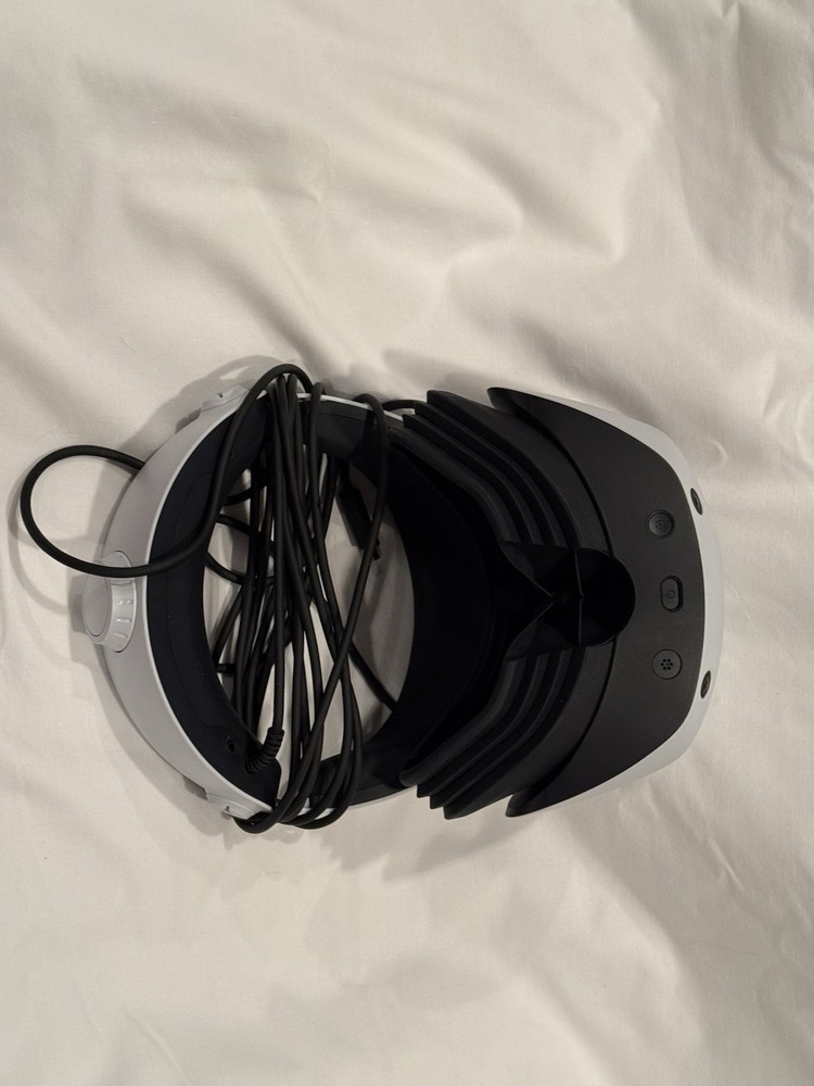 Sony PlayStation PSVR2 PS5 VR2 Core Goggles Good Condition