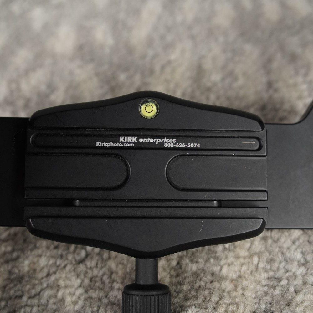Kirk Enterprise Portrait Flash Bracket Grip Handle with Cold Shoe Quick Release