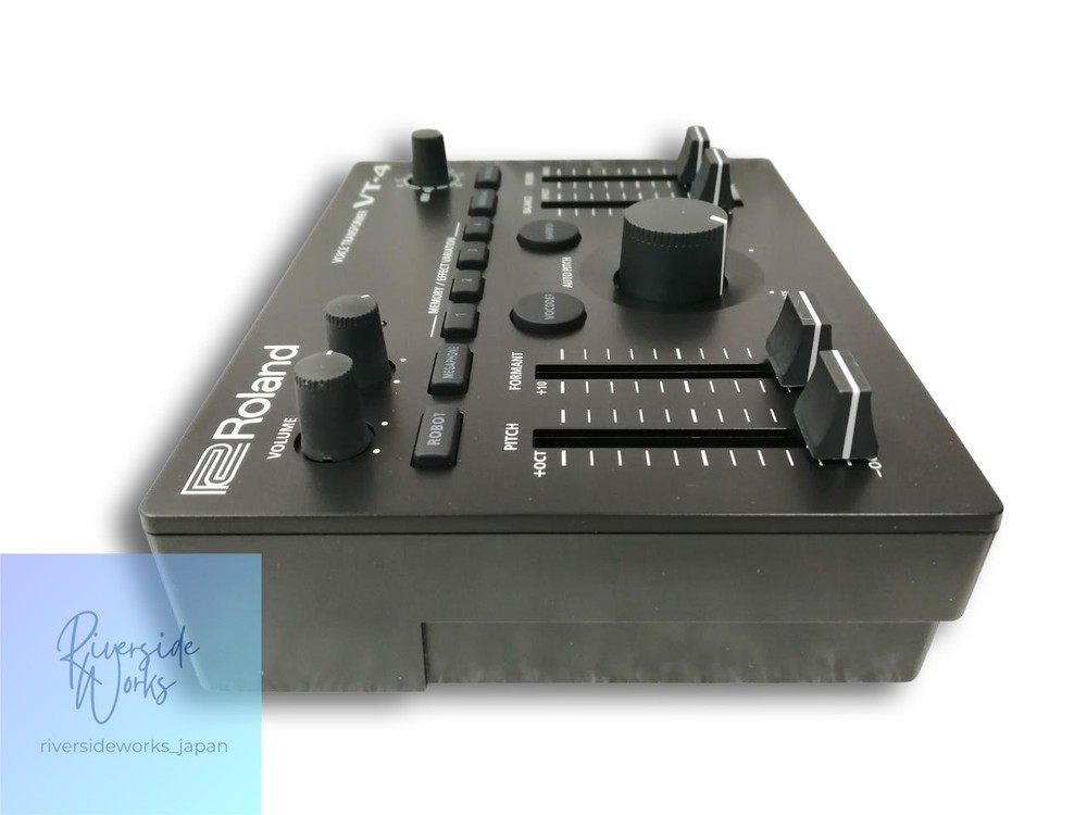 ROLAND VT-4 Vocal Effects Processor Portable Used JP