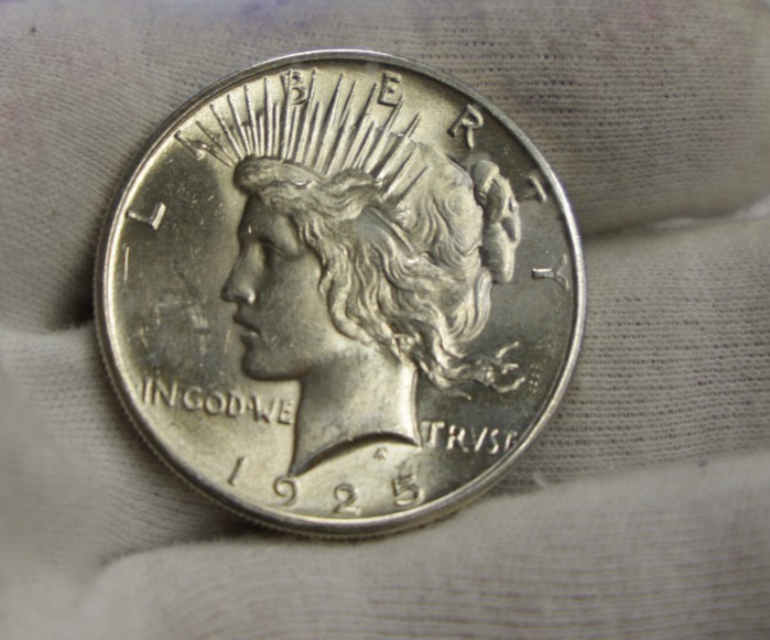 1925 US Peace Silver Dollar $1 Unc