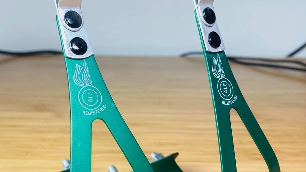 NOS ALE Alloy Single Strap Toe Clips - Forest Green Anodized - Size Medium