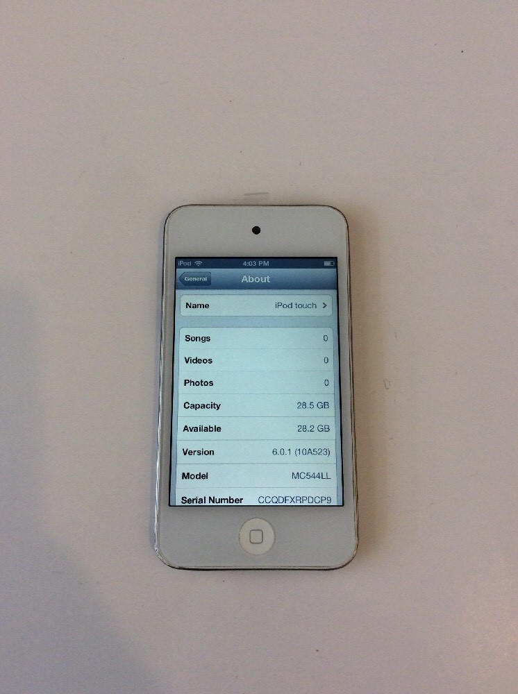 Apple iPod touch 4th Generation White (32 GB) - Good Condition