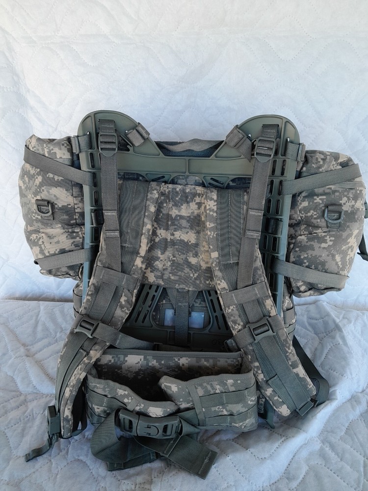 RUCKSACK LARGE MOLLE II ACU USGI BACKPACK COMPLETE VERY GOOD CONDITION