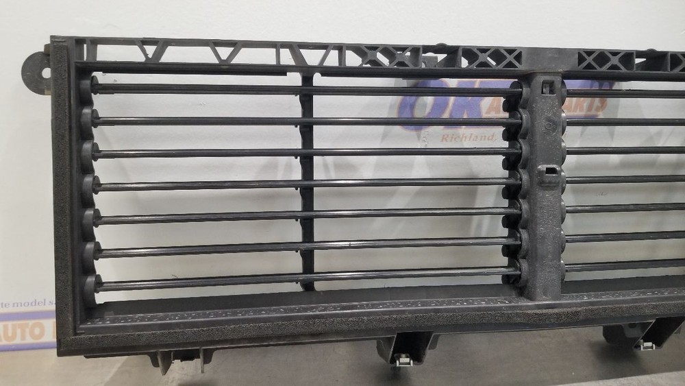 24 DODGE RAM 2500 AIR SHUTTER ASSEMBLY