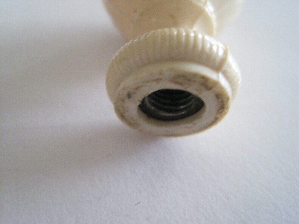 FINIALS ANTIQUE BAKELITE CREAM BALL 1 3/4"
