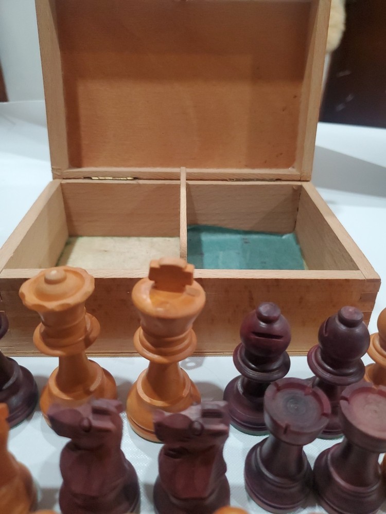 Vtg Chessmen Boxwood , Handcrafted . Unknown Maker.