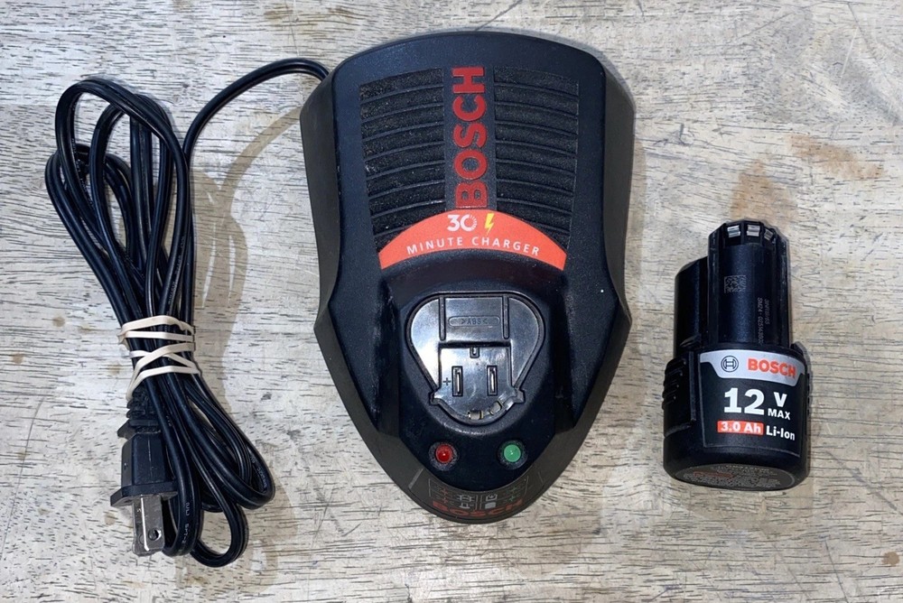 Bosch GLL3330C 360 Connected Three-Plane Leveling + Alignment Laser W/ Batt & Ch
