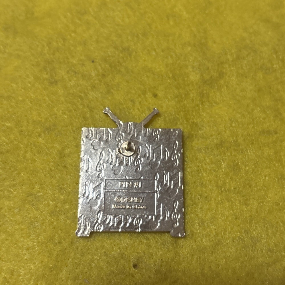 Disney Tinker Bell T.V. Pin