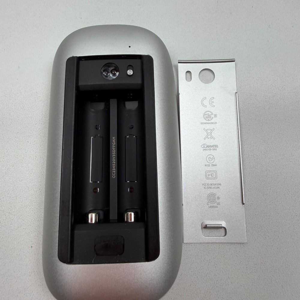 Apple MB829LL/A Wireless Bluetooth Magic Laser Mouse White A1296 *TESTED/WORKING