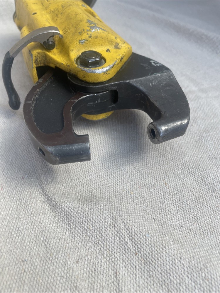 U.S Industrial Pneumatic Tandem Rivet squeezer