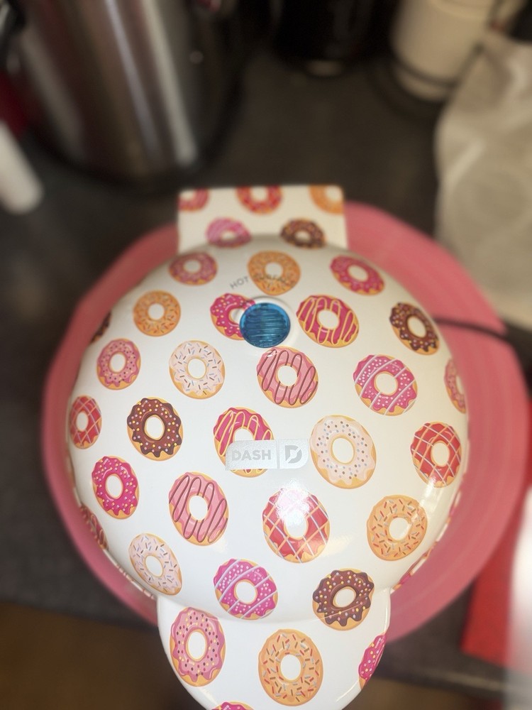 DASH Express Mini Donut Maker Non-Stick 7 Compartments White Multicolor Electric