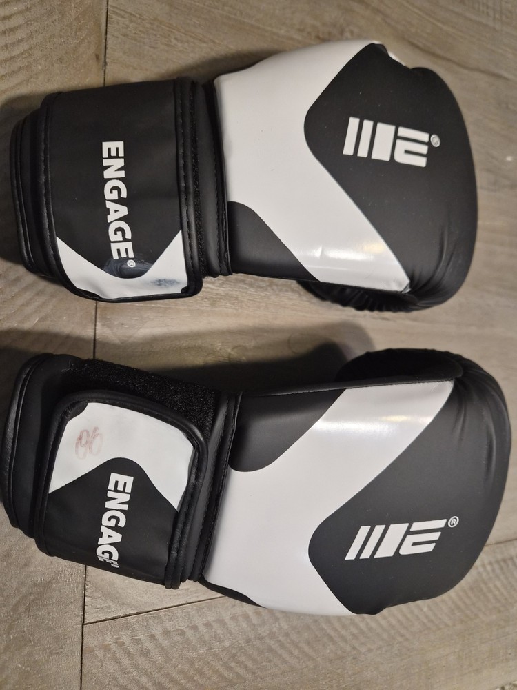 Engage Boxing Gloves 16oz Used