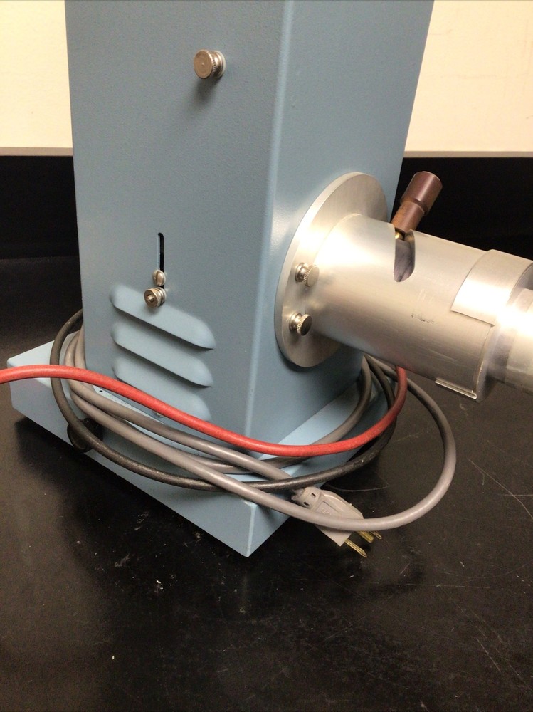 Kratos Light Source LH 150/1S