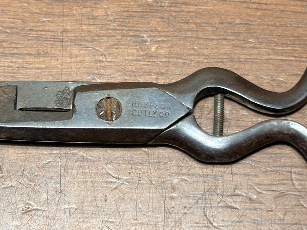 Antique Robeson cutlery co - Button Hole Scissors