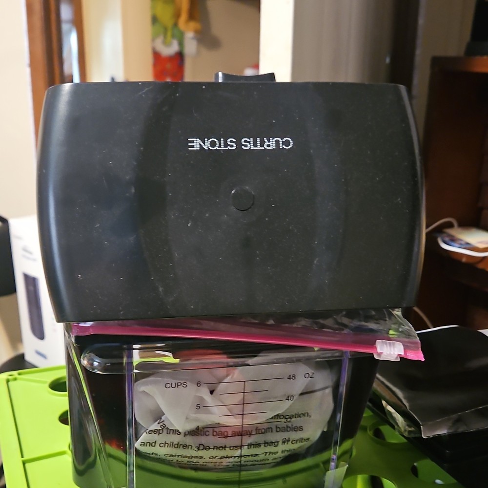 Curtis Stone Push Function Food Chopper Black Plastic 6 Cup with Container