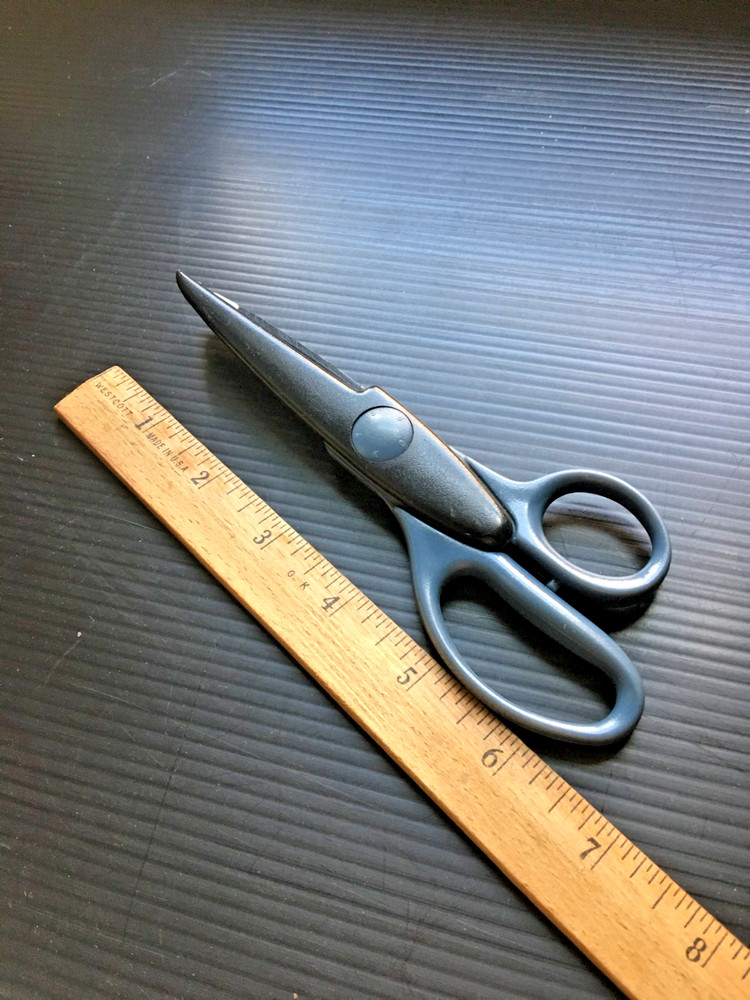 Fiskars Imperial Paper Edgers Scissors - Wavy Pattern 6.5"L