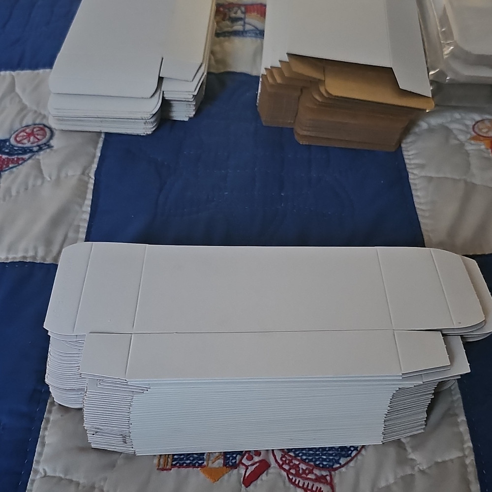 Lightweight Cardboard Rectangle Mailer Boxes Stack Shipping Moving